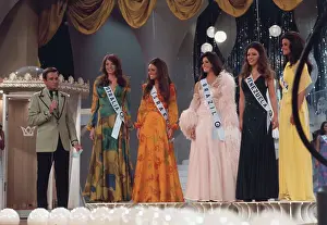 Bob Barker Announcing the Winner
