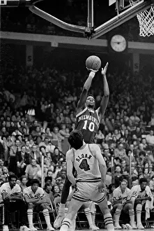 Prints of Bob Dandridge of the Milwaukee Bucks in the 1972-1973 season at the Chicago Stadium in Chicago, Il. (Photo by Paul Natkin/Getty Images) Courtside Vibes: Stunning Basketball Prints: Bob Dandridge of the Milwaukee Bucks in the 1972-1973 season at the Chicago Stadium in Chicago