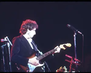 Bob Dylan Performs