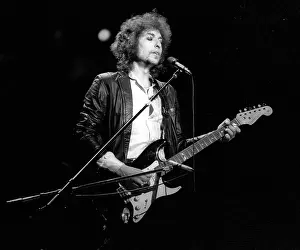 Bob Dylan Performs In Savannah