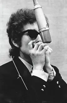 Bob Dylan Records Bringing It All Back Home