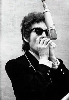 Bob Dylan Records Bringing It All Back Home