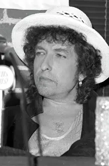 Bob Dylan Wearing A White Hat