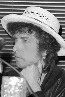Bob Dylan Wearing A White Hat