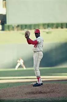 Pitching Prints: Bob Gibson Pitching Ball