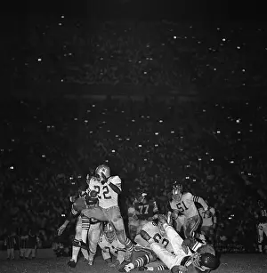 Bob Hayes Running From Tacklers