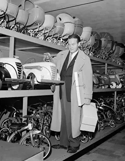 Bob Hope Shopping for Christmas