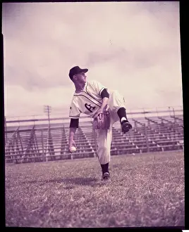 Bobby Shantz Throwing the Ball