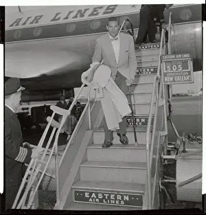 Bobby Thomson Leaving Plane