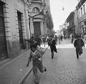 Anarchism Prints: Bolivian Revolutionaries Running Through Streets of La Paz