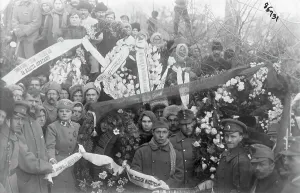Soviet Prints: Bolshevik Funeral Goers