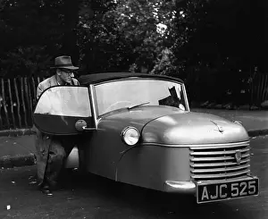 Exhibitions And Displays Prints: Bond Minicar