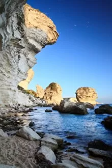 Images Dated 4th September 2009: Bonifacio cliffs