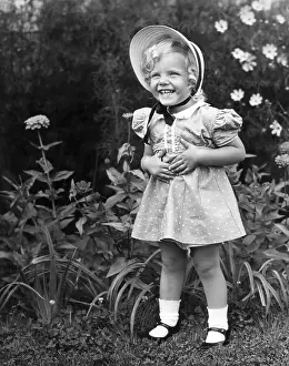 Happy Prints: Bonnie Girl