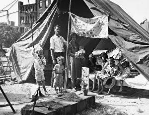 Veteran Prints: Bonus Veteran and Family in Tent