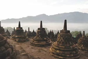 Images Dated 8th January 2010: Borobudur temple