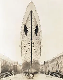 Seaport Prints: Bow of Queen Mary in Drydock