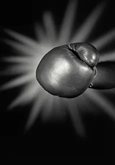 Action Prints: A boxing glove punching Frame 5
