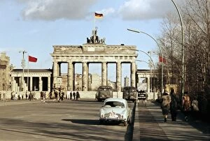 Berlin Wall (Antifascistischer Schutzwall) Collection: Brandenburg Gate closed during period of Berlin Wall, Berlin, Germany