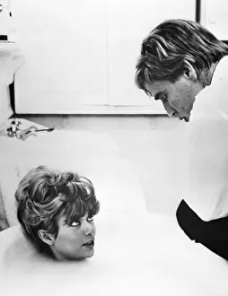 Brando Talks to Rita Moreno in Bathtub