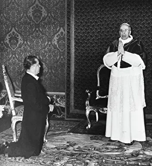 Brazilian Prints: Brazilian Pres. Kneeling Before Pope
