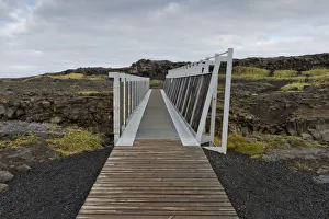 Images Dated 9th September 2014: Bridge between the continents crosses the fracture zone between the American