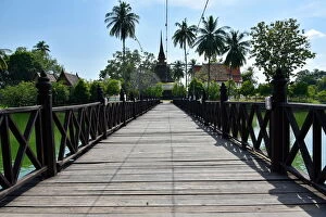 Images Dated 30th November 2015: Bridge for going to Wat Tra Phang Thong temple Sukhothai Thailand, Asia