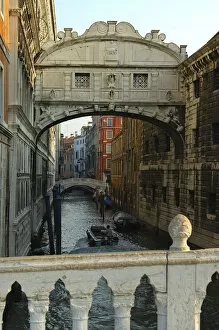 Bridge of Sighs (Ponte dei Sospiri) Gallery: Bridge of Sighs, Venice, Italy