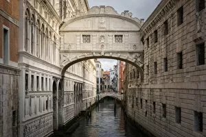 Bridge of Sighs (Ponte dei Sospiri) Collection: Bridge of Sighs Venice, Italy