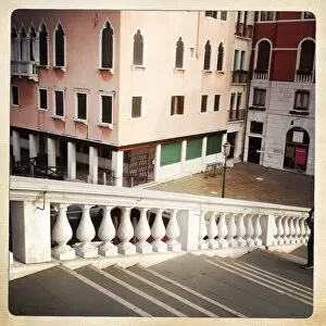Images Dated 4th February 2015: Bridge in venice