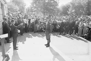 Wallace Prints: Brigadier General Graham Salutes Wallace