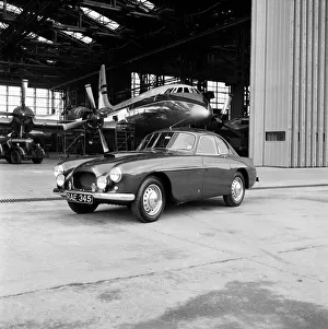 Images Dated 21st June 2015: Bristol 404