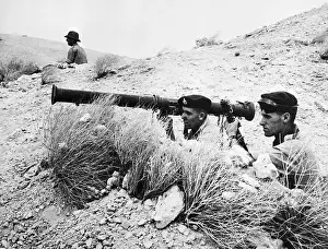 Iraq Prints: British Marines Aim Bazooka