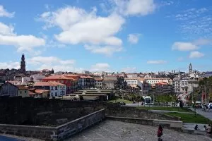Images Dated 21st July 2015: Broad overview over Porto, Portugal