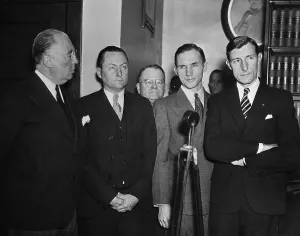 Defendant Prints: Bruno Hauptmann and Attorneys at Courthouse