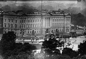 England Royalty Black Prints: Buckingham Palace