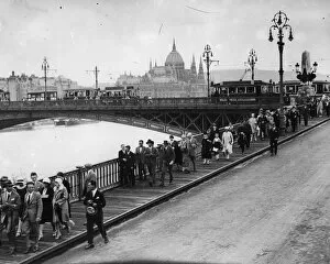 Images Dated 8th September 2016: Budapest 1930s City Scene