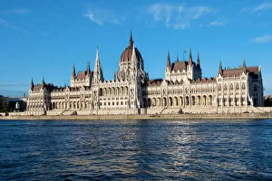 Hungary Collection: Budapest parliament building, Hungary