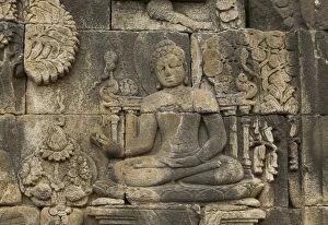 Images Dated 23rd September 2013: Buddha statues carved in Buddhist Temple