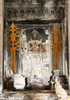 Images Dated 5th April 2015: Buddhist altar inside Angkor wat, Siem Reap, Cambodia