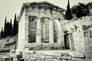 Greece Gallery: Building at the Archeological Site of Delphi
