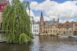 Images Dated 9th July 2015: Buildings along a Canal in the historic Bruges