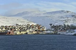 Images Dated 23rd February 2014: Buildings at the harbour in front of the mountains of the island, Honningsvag, Mageroya island