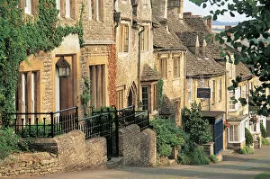 Images Dated 16th October 2013: Burford, Cotswolds, UK