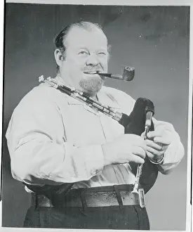 Burl Ives Playing Northumberland Bagpipes