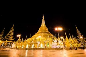 Images Dated 17th December 2016: burma, shwedagon, temple, rangoon, landmark, golden, famous, culture, destination