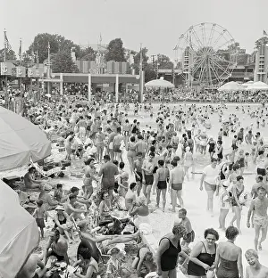 Busy Palisades Amusement Park Site