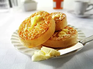 Images Dated 17th September 2012: Buttered crumpets