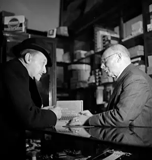 Cigar Prints: Buying A Cigar