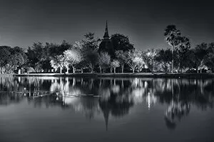 Images Dated 26th April 2017: B&W of Sukhothai temple at night, Thailand